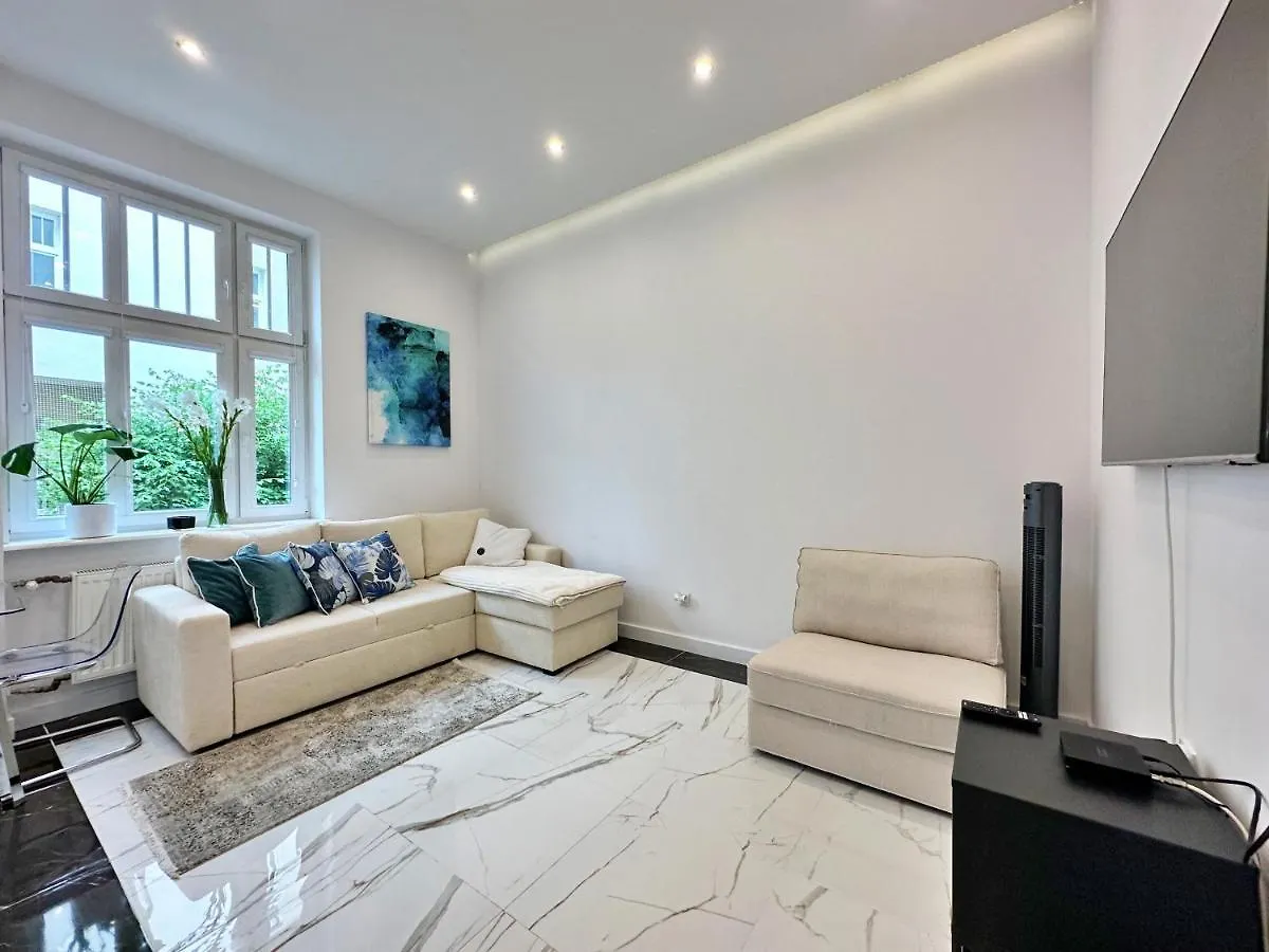 The Canvas Corner, 200 M Beach 350 M Monte Cassino Apartment Sopot Poland