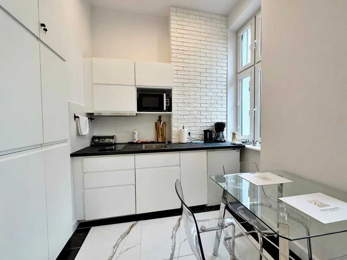 The Canvas Corner, 200 M Beach 350 M Monte Cassino Apartment Sopot Poland