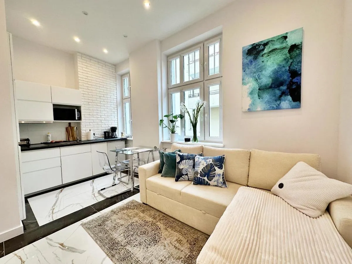 The Canvas Corner, 200 M Beach 350 M Monte Cassino Apartment Sopot