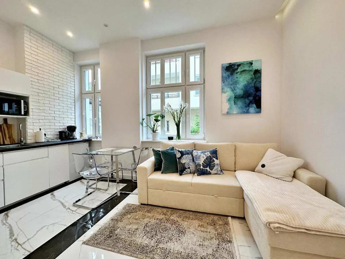 The Canvas Corner, 200 M Beach 350 M Monte Cassino Apartment Sopot